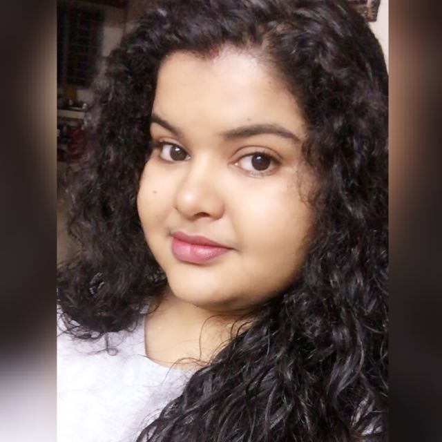 Benefits of ecommerce website for selling online by Arunima