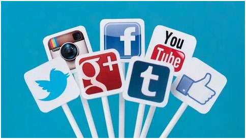 Social media presence for an online store